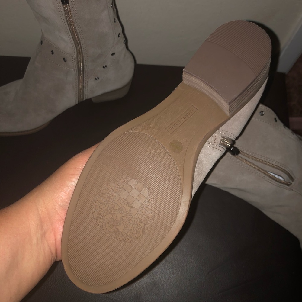 Boots - Picture 4 of 6